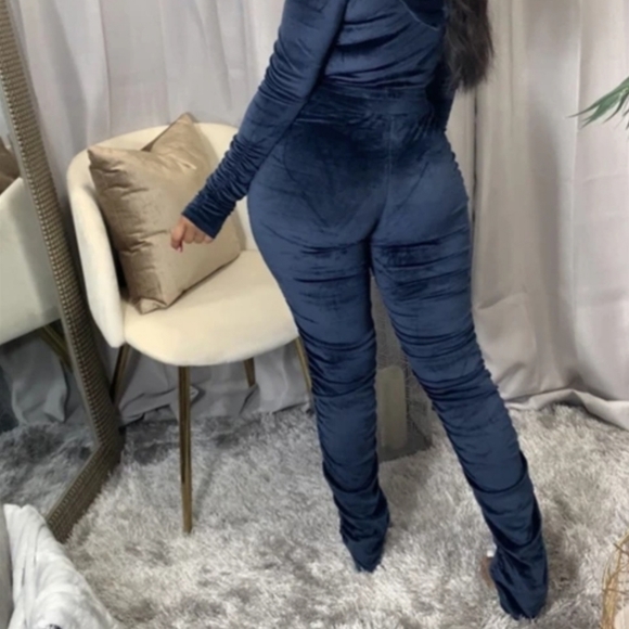 Clothes - Picture 1 of 1